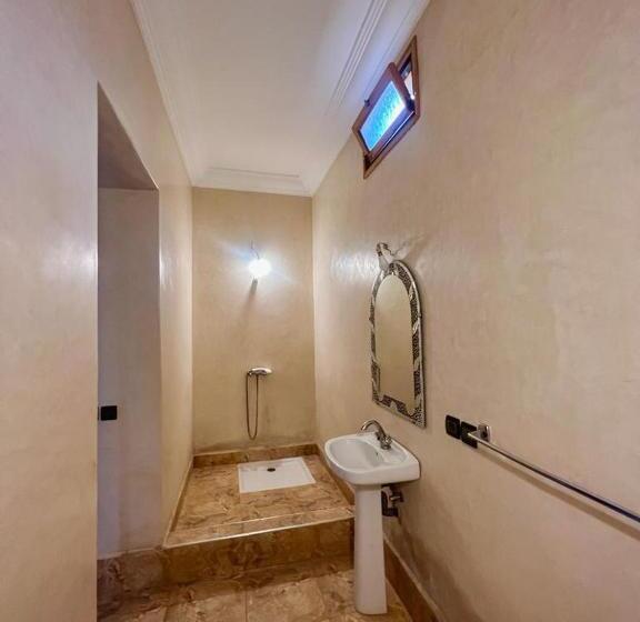 اتاق استاندارد با چشم‌انداز استخر, Riad Sana