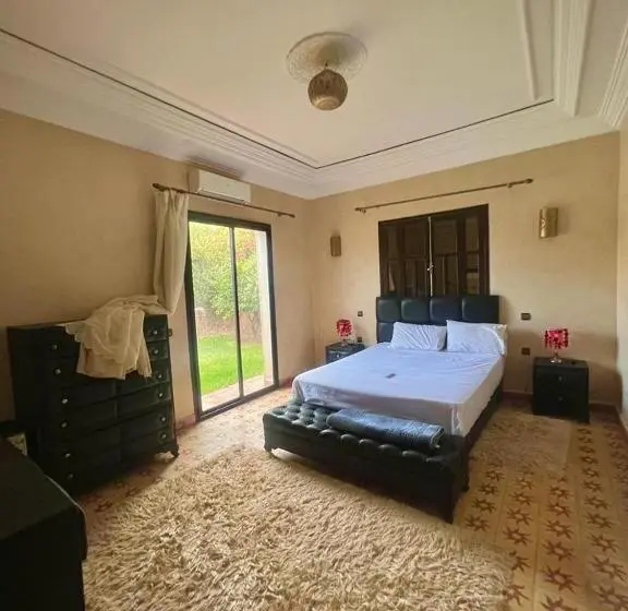プールビュースタンダードルーム, Riad Sana