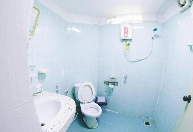 اتاق لوکس, Sarah Guesthouse