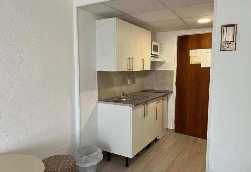 Standard-studio, Resid Artel