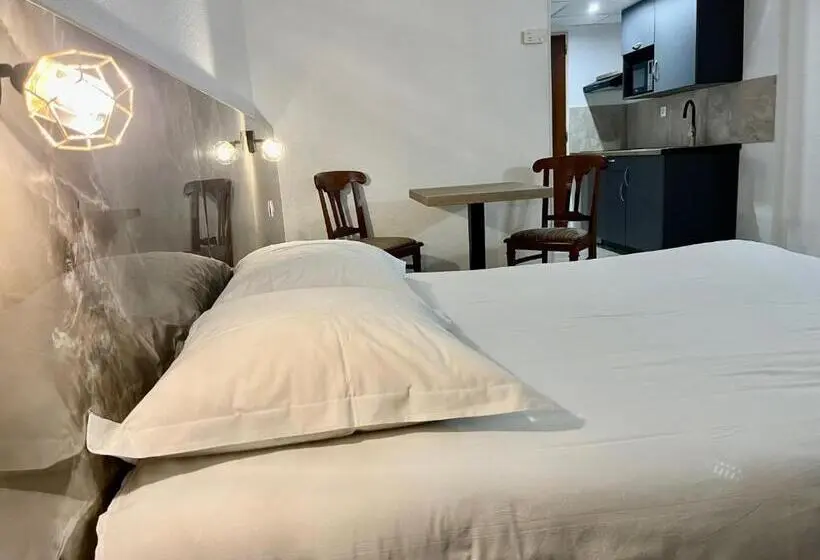 Deluxe-studio, Resid Artel