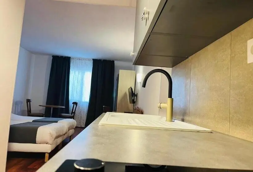 Deluxe-studio, Resid Artel
