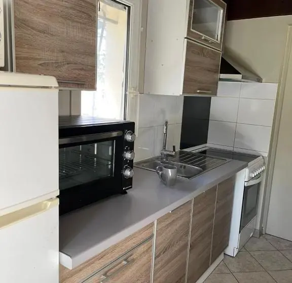 Perhebungalow, Resid Artel