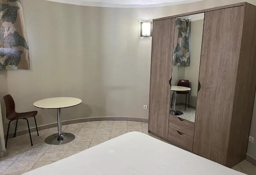 Perhebungalow, Resid Artel