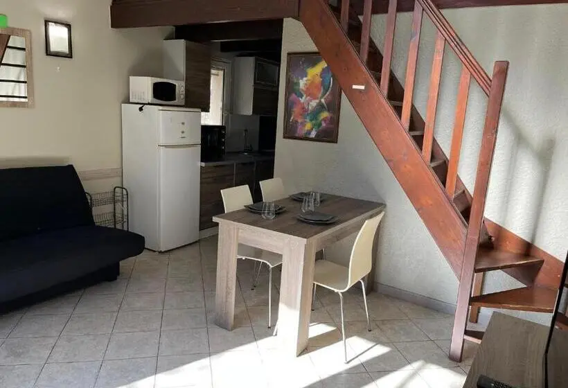 Perhebungalow, Resid Artel