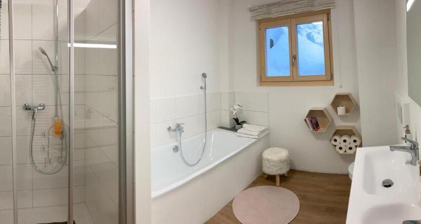 Номер Стандарт Совместная Ванная, Le Lézard Et La Grenouille Bnb