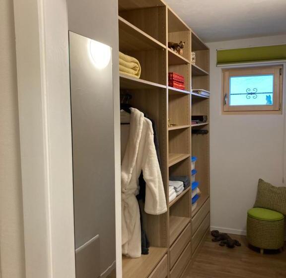 带共用浴室的标准房间, Le Lézard Et La Grenouille Bnb