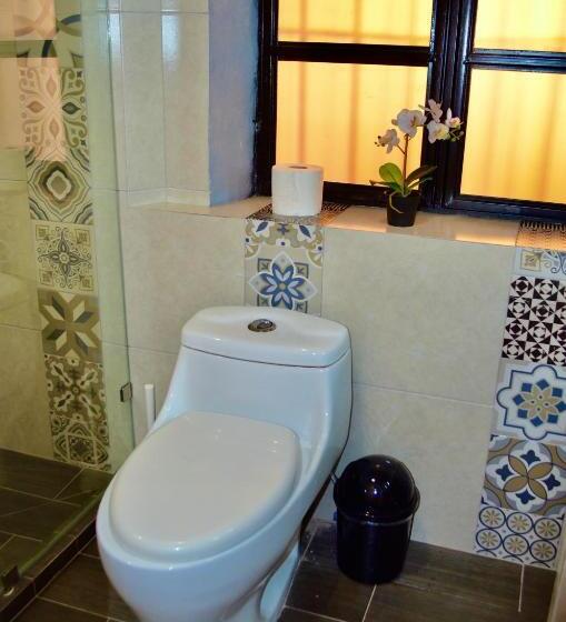 إستديو عائلى, Le Chat Noir By Rotamundos