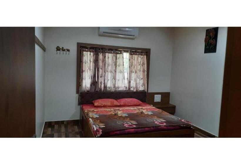 اتاق لوکس, Omkar Farm House, Bhuj
