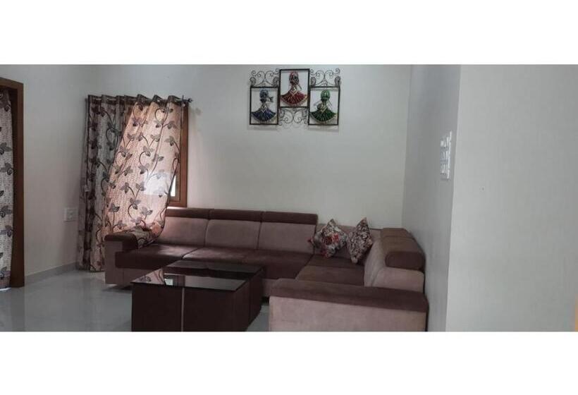 ویلای لوکس 1 خوابه, Omkar Farm House, Bhuj