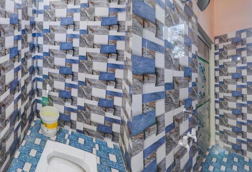 三人经典房间, Oyo Krishna Restaurant And Guest House