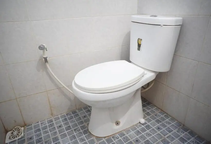 デラックスルーム, Oyo Life 93038 Kost Putra Malilah