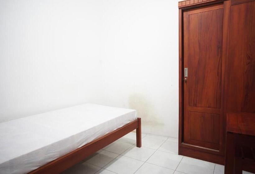 豪华房间, Oyo Life 93038 Kost Putra Malilah