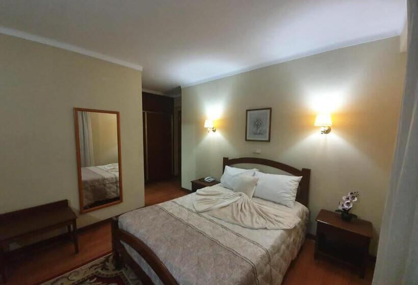 חדר סטנדרט, Peninsular