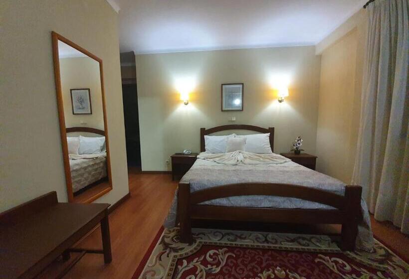 חדר סטנדרט, Peninsular