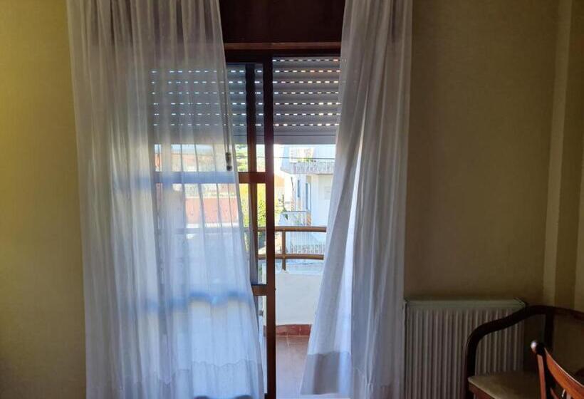 חדר סטנדרט, Peninsular