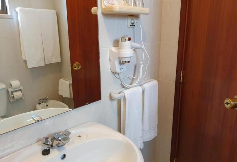 חדר משפחתי, Peninsular