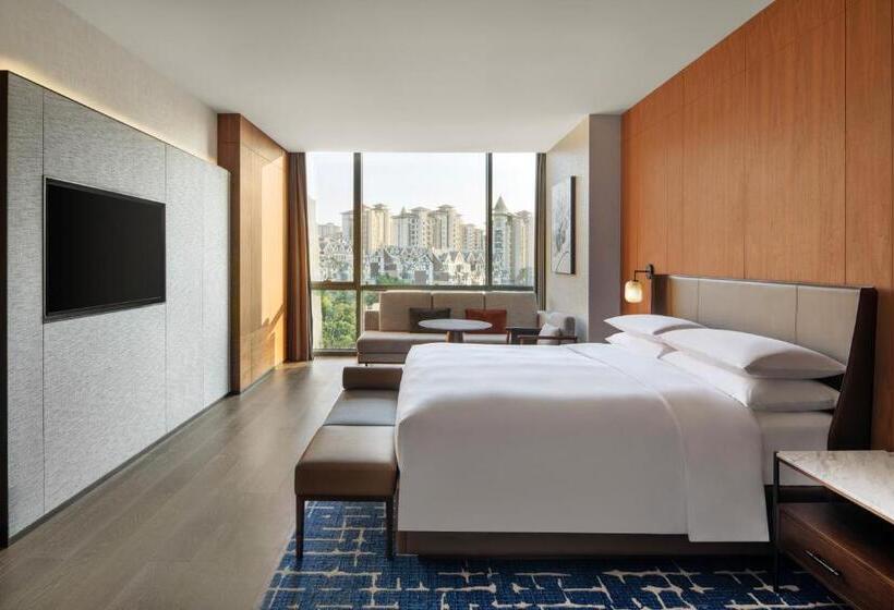 带双人大床的行政管理套房, Sheraton Xuzhou