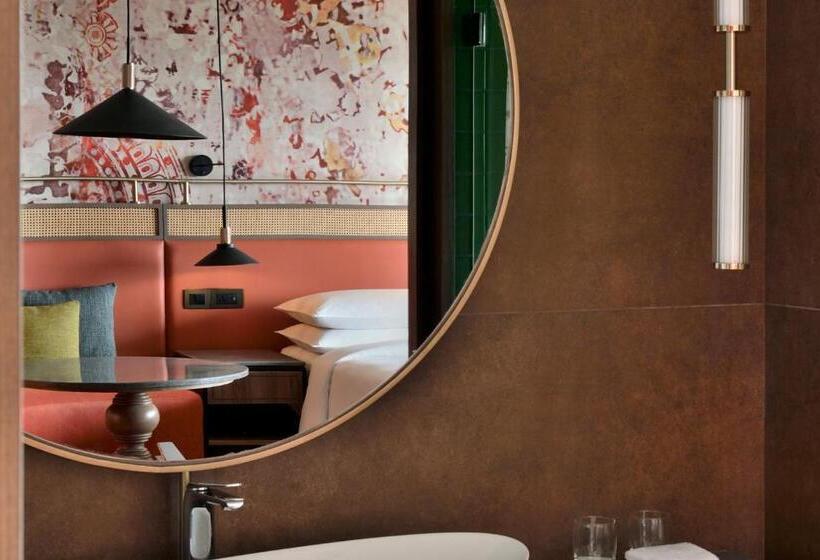 Номер Стандартный с Видом, The Artiste Kochi, A Tribute Portfolio