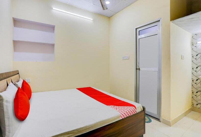 트리플 클래식 룸, Aravali Guest House