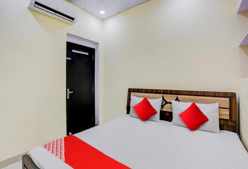 트리플 클래식 룸, Aravali Guest House