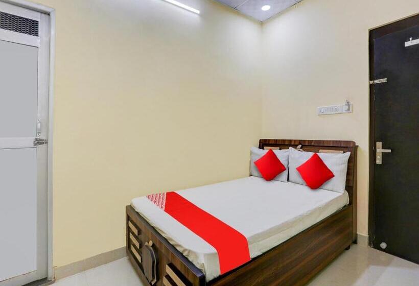 트리플 클래식 룸, Aravali Guest House