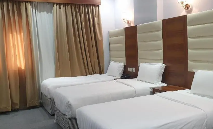 Standard Neljän Hengen Huone, فندق اجيال المدينة 1