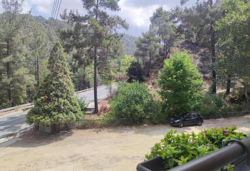 חדר סטנדרט עם מרפסת, Rifugio Retreat Bed&breakfast