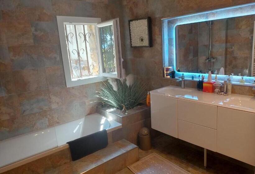 חדר סטנדרט נוף לגינה, Chambre Dans Mas De Charme