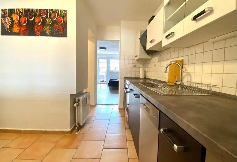 １ベッドルームアパートメント, Gemütliche Unterkünfte Für Längeren Aufenthalt Und Monteure Inkl Balkon, Waschmaschine, Wifi, Küche