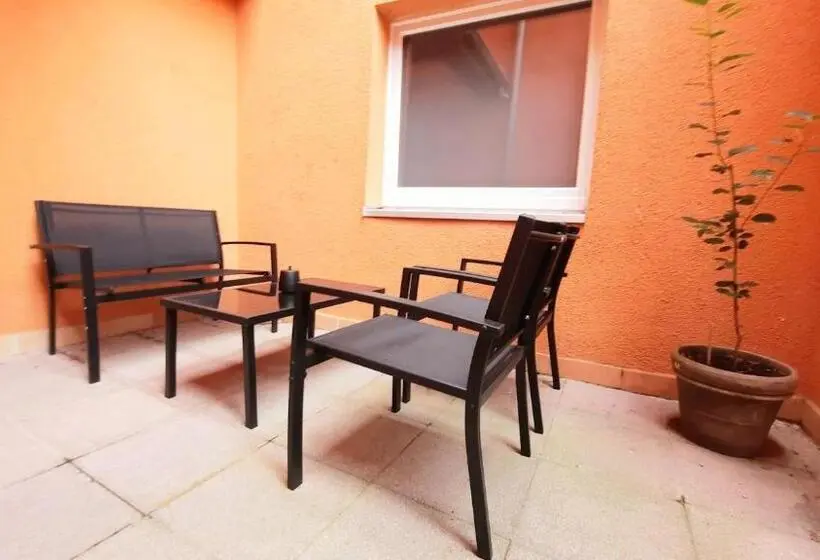 ２ベッドルームアパートメント, Gemütliche Unterkünfte Für Längeren Aufenthalt Und Monteure Inkl Balkon, Waschmaschine, Wifi, Küche