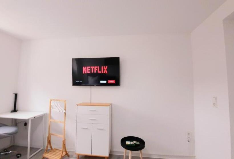 شقة غرفتين, Gemütliche Unterkünfte Für Längeren Aufenthalt Und Monteure Inkl Balkon, Waschmaschine, Wifi, Küche