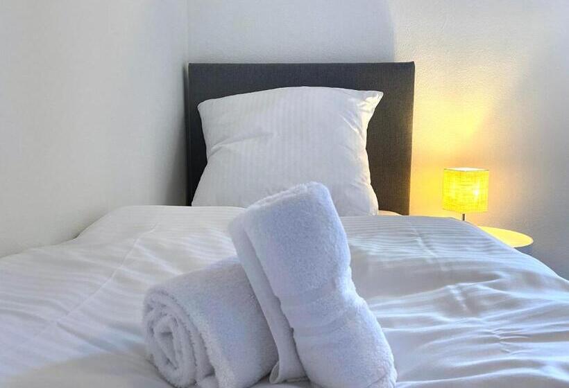 شقة غرفتين, Gemütliche Unterkünfte Für Längeren Aufenthalt Und Monteure Inkl Balkon, Waschmaschine, Wifi, Küche