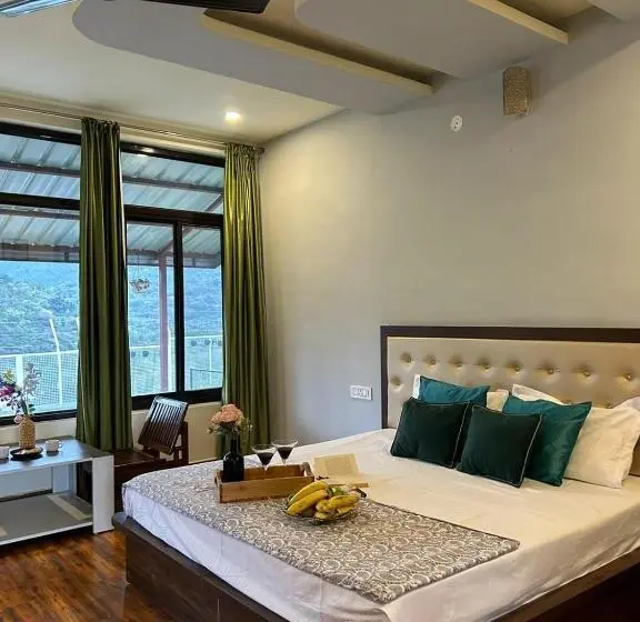デラックスルーム, Dhauladhar View Village Resort