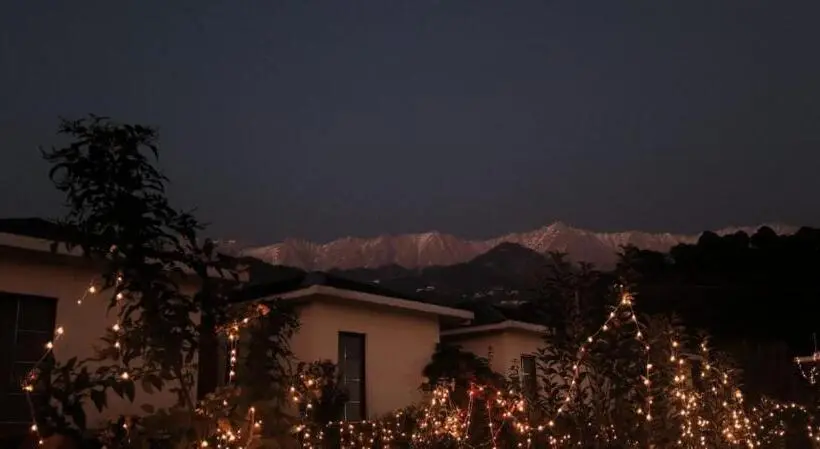 デラックスルーム, Dhauladhar View Village Resort