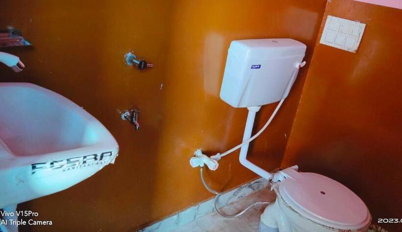 חדר קלאסי לשלושה, Oyo Shree Krishna Palace