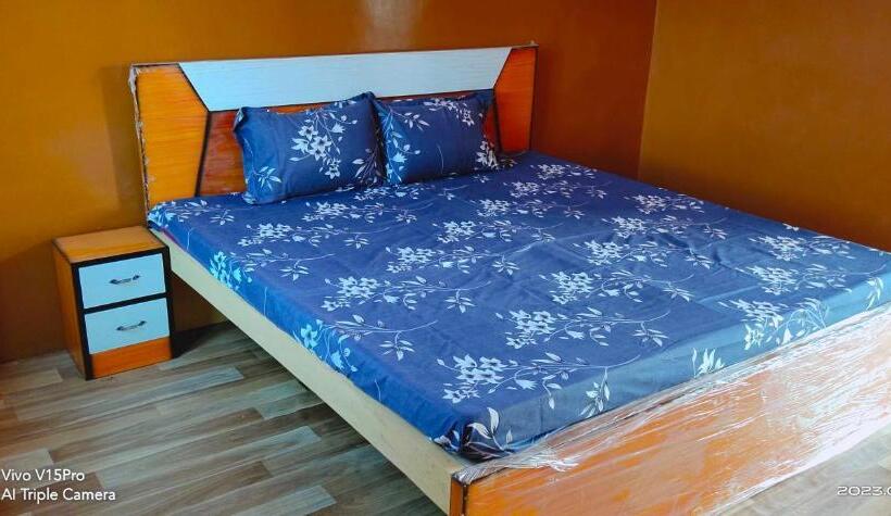 חדר קלאסי לשלושה, Oyo Shree Krishna Palace