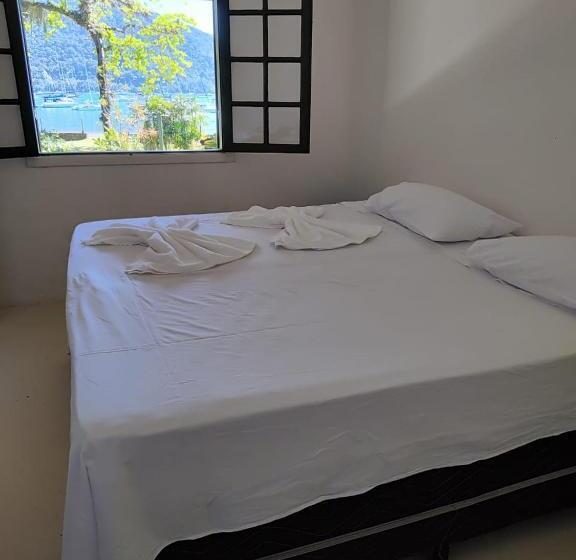 سوییت با چشمانداز دریا, Ribeira Beach