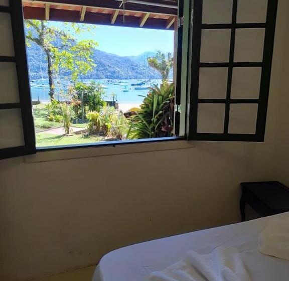 سوییت با چشمانداز دریا, Ribeira Beach