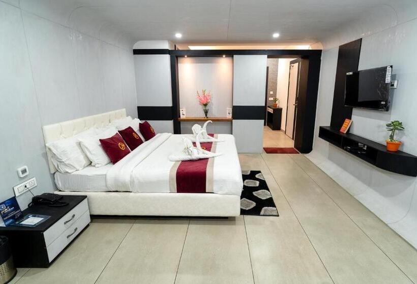 سوییت جونیور, The Autograph Inn