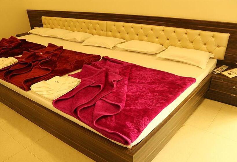 デラックスの4人部屋, Kingsway Hotel And Restaurant Ajmer Dargah 350 Meter
