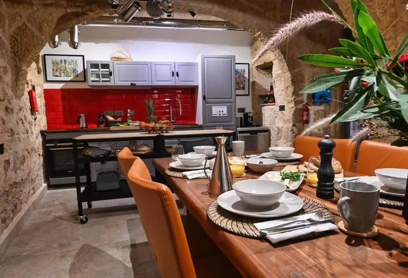 اتاق لوکس با چشمانداز, Cittadella Suite