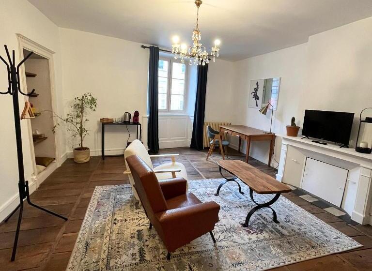 スタンダードルーム, Les Suites De Bellac