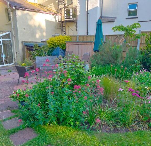 غرفة قياسية, Portland House