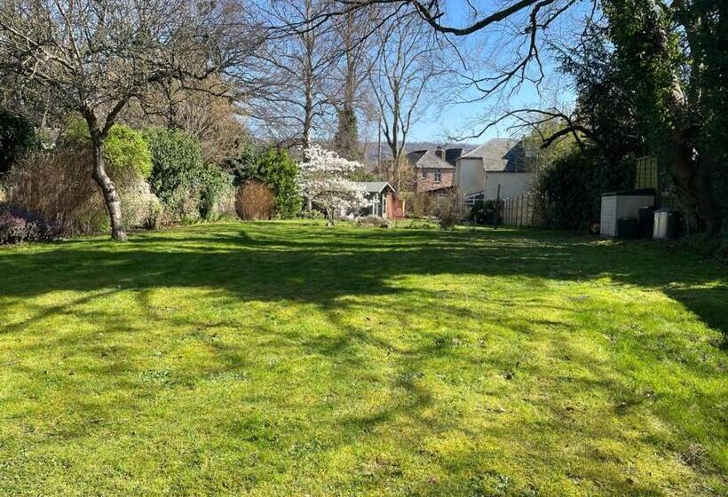 غرفة قياسية ثلاثية, Portland House