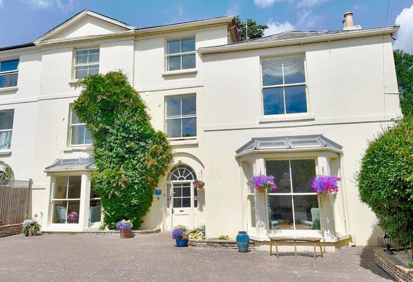 غرفة قياسية ثلاثية, Portland House