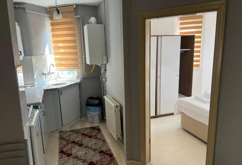 带1个卧室的带阳台的公寓, Royal Bby Apart Otel