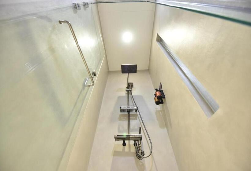 اتاق استاندارد, Two Couples Leisure Art Motel
