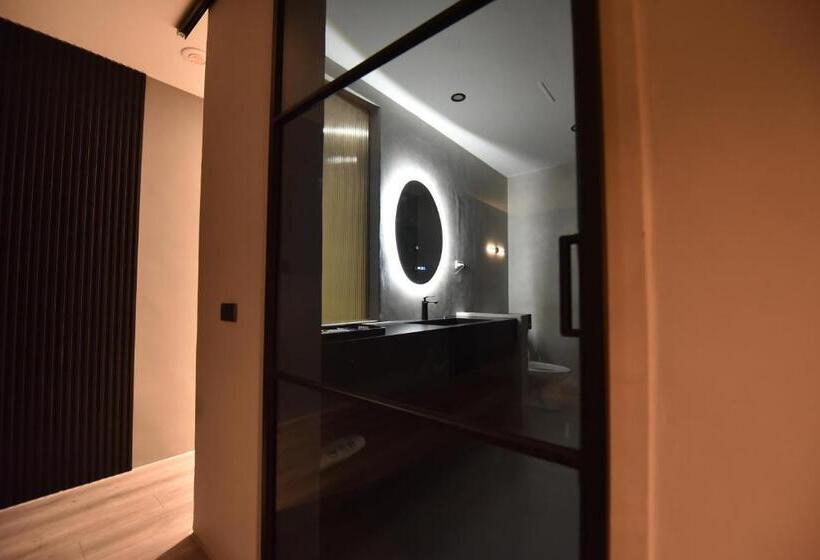اتاق استاندارد, Two Couples Leisure Art Motel