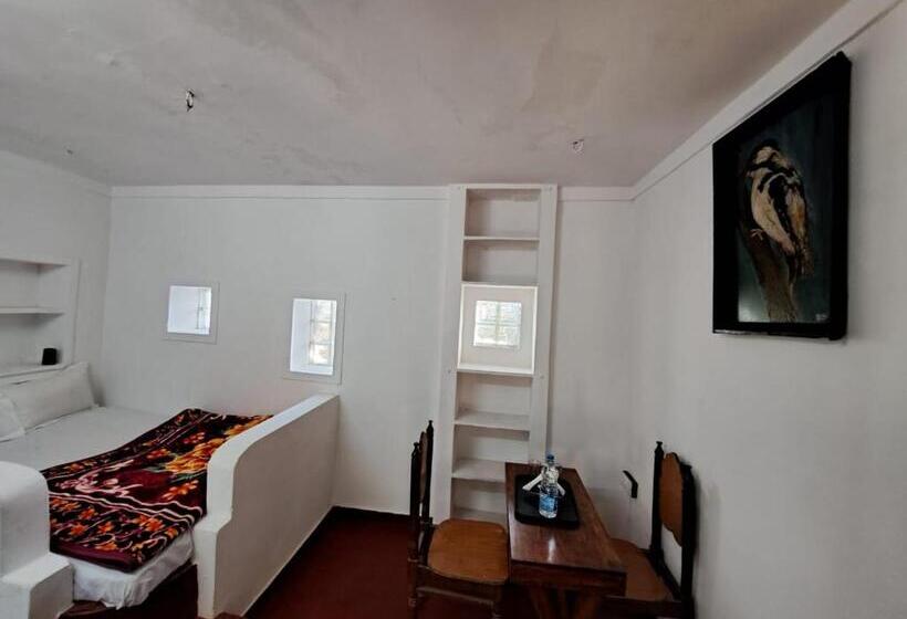 Chambre Economy, Mystic Hive